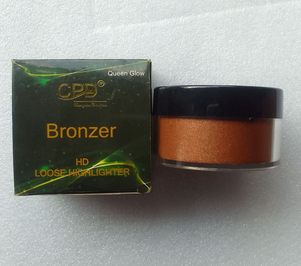 QUEEN GLOW LOOSE BRONZER AND HIGHLIGHTER