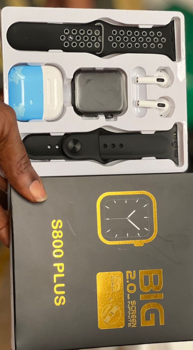 S800 Plus Smart Watch Series 8 Combo Big Screen