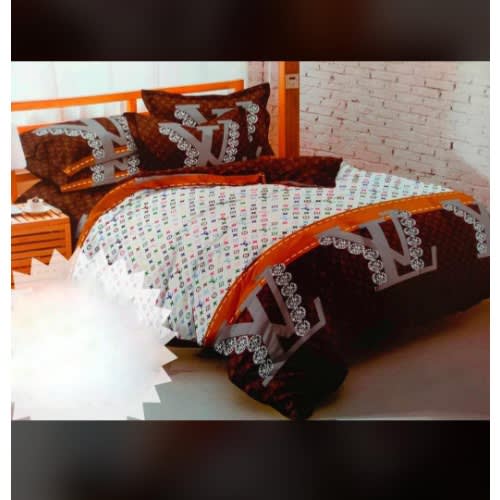 Beautiful Lv Print Bed Sheet With Pillow Cases