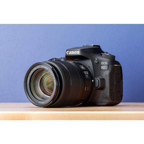 EOS 90D Camera With 18 - 135mm Lens