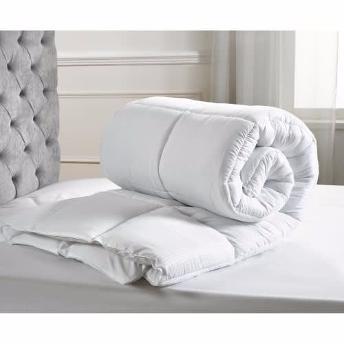 Elegant White Duvet
