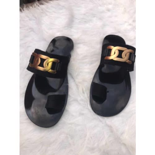 Men's Black Toe Slippers With Chain Details