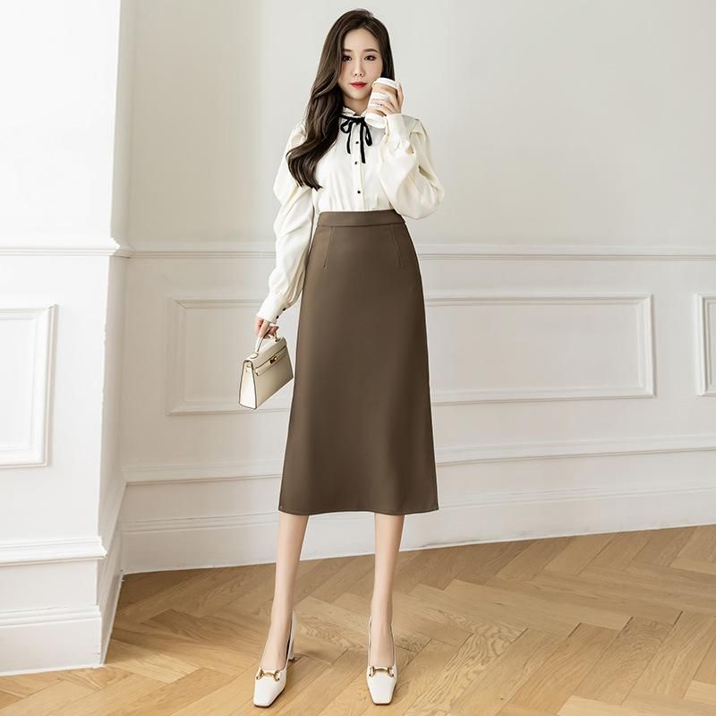 High waisted split suit skirt for women in spring 2023, new fashion and age reducing mid length