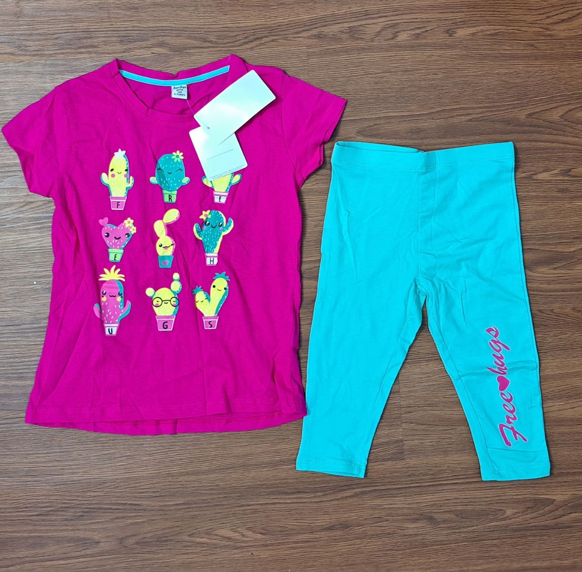 Free Hugs Top And Leggings Set (Runs Small)