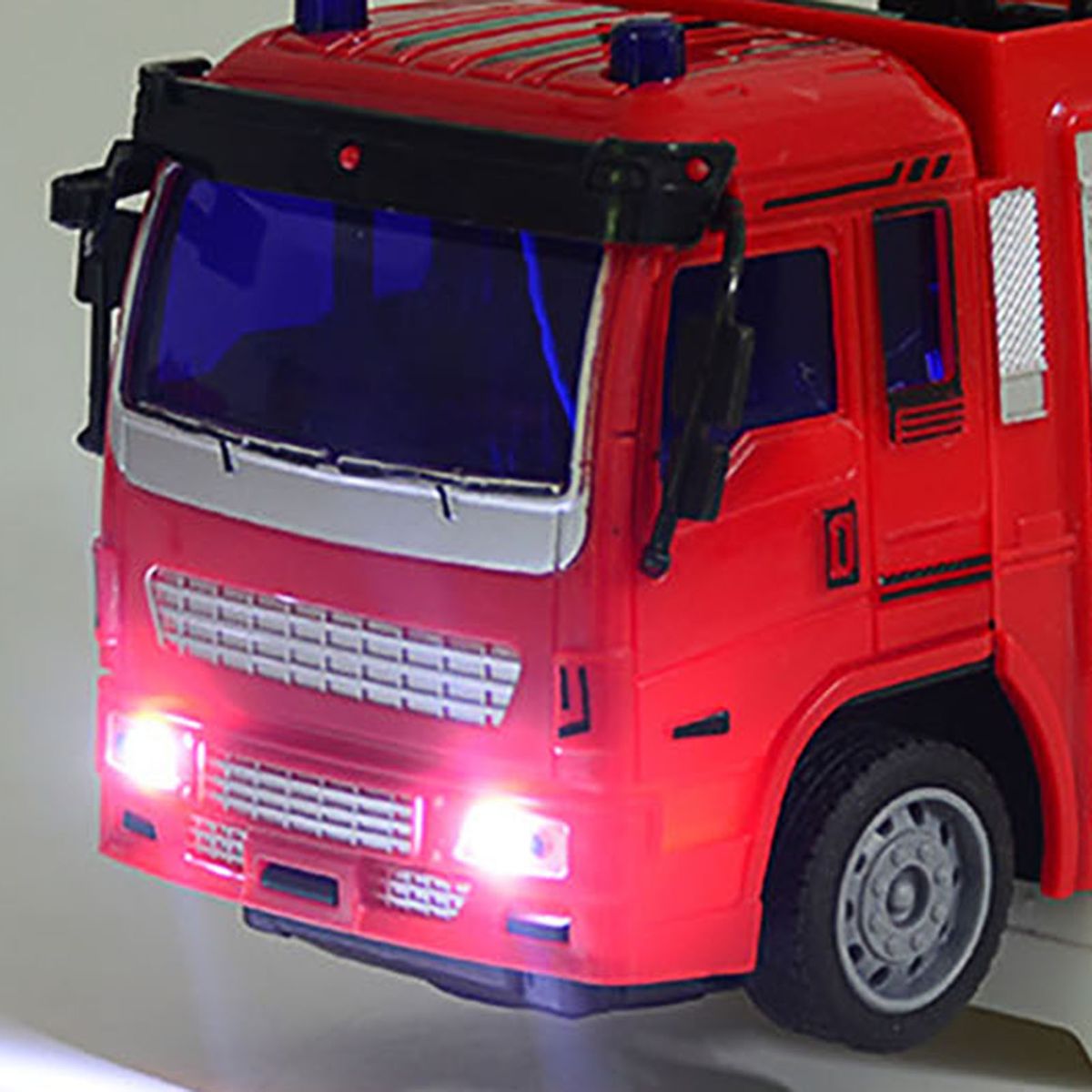 Remote Control Electric Spray Water Fireman Fire Truck Car-