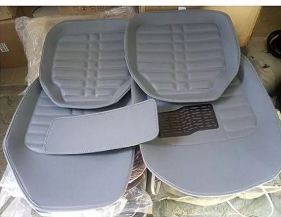 FASHIONABLE UNIVERSAL CAR FOOTMAT GREY