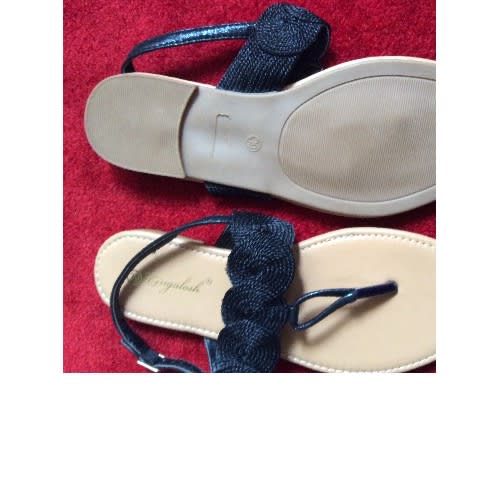 Black Fingalosh Sandals