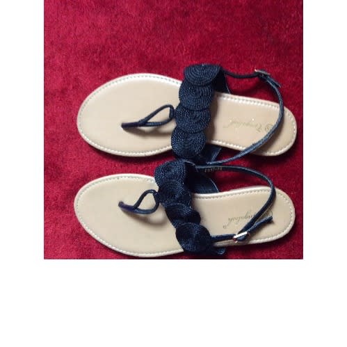 Black Fingalosh Sandals