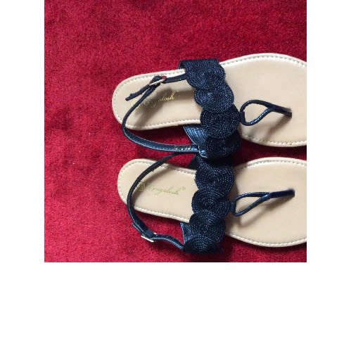 Black Fingalosh Sandals