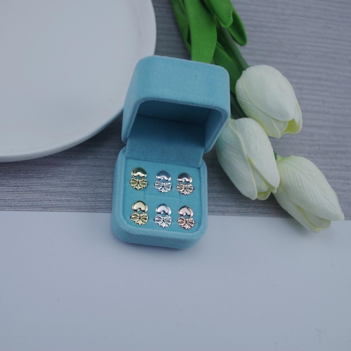 Earring assistant earring buckle new TV earring clip earring lifter heart-shaped pure copper Three pairs of gold, silver and rose gold heart-shaped high-end jewelry boxes
