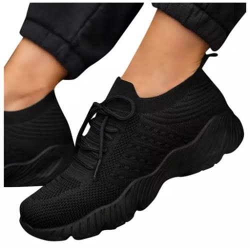 Ladies Lightweight Mesh Lace Up Sneakers - Black