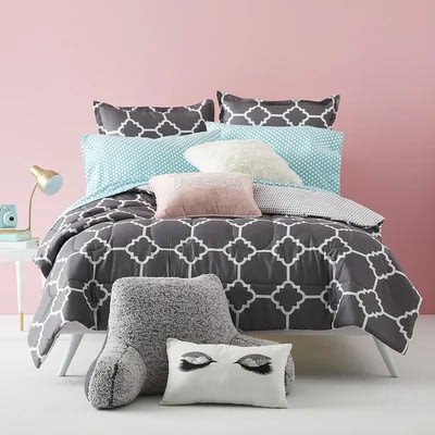 Home Expressions ''Tiles'' 8 Piece Complete Bedding Set With Sheets