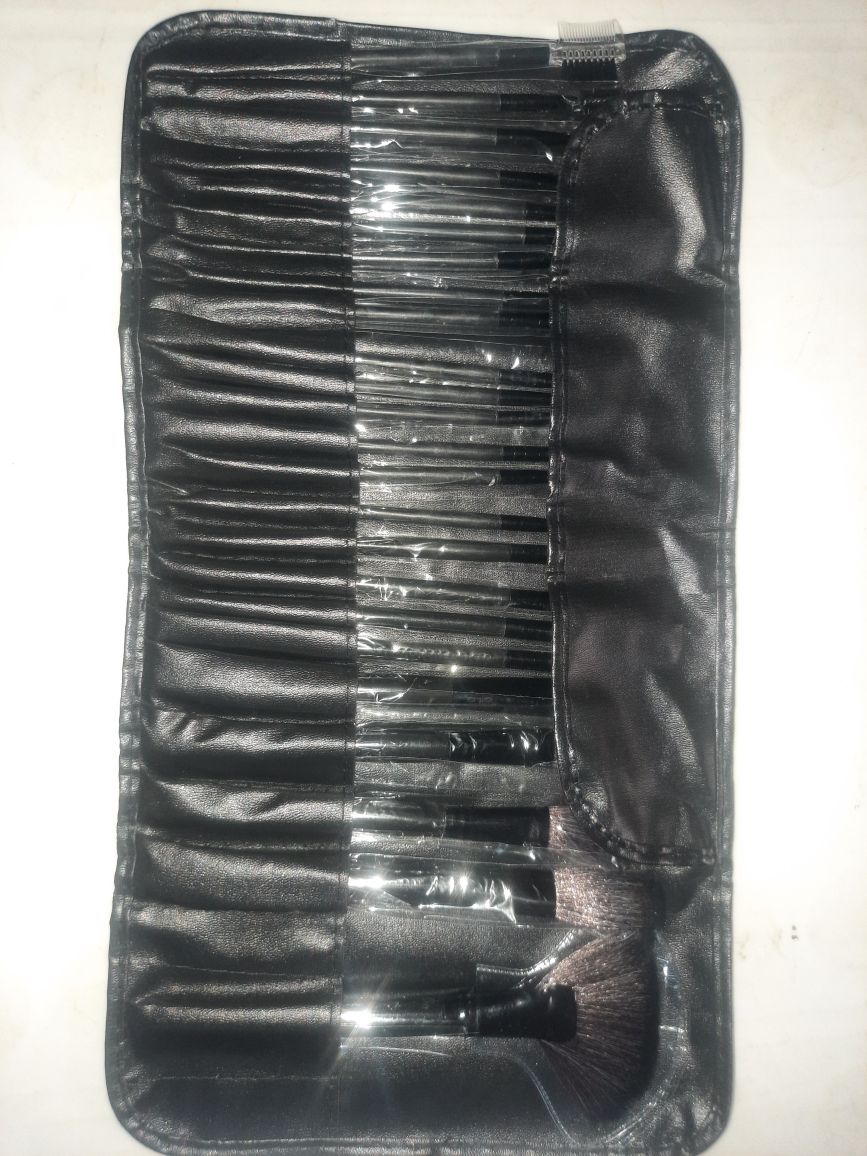 High Quality Professional  Make Up Brush Set - 24pcs