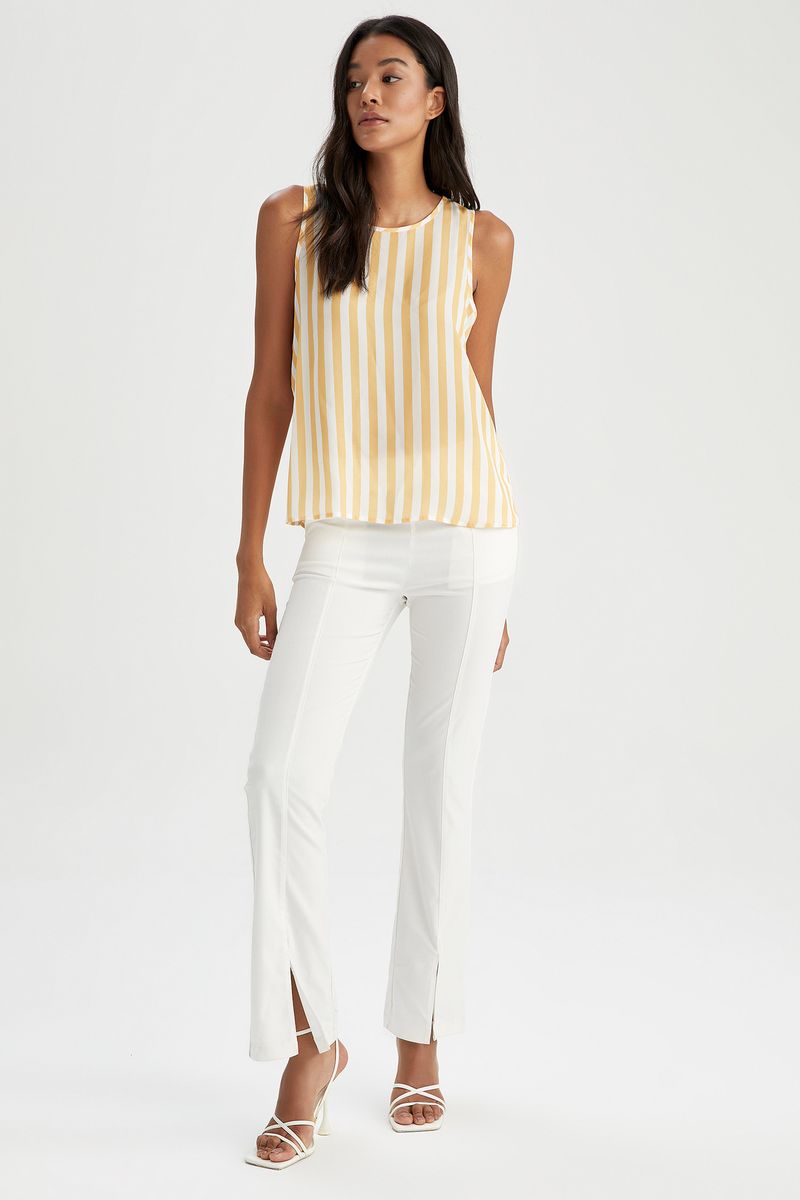 Woman Casual Regular Fit Woven Sleeveless Blouse - Yellow