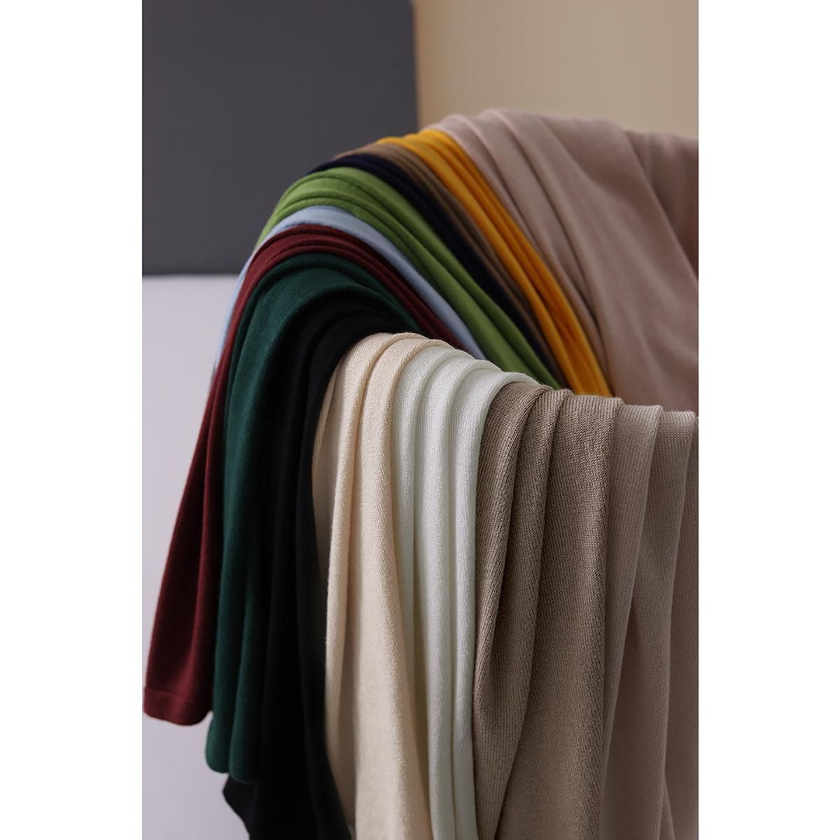 One line collar temperament half sleeve thin t-shirt for women 2021 summer new short sleeved solid