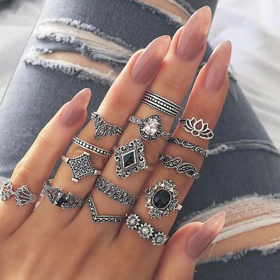 15-Pieces Trendy Vintage Hollow Lotus Black Gem Joint Ring