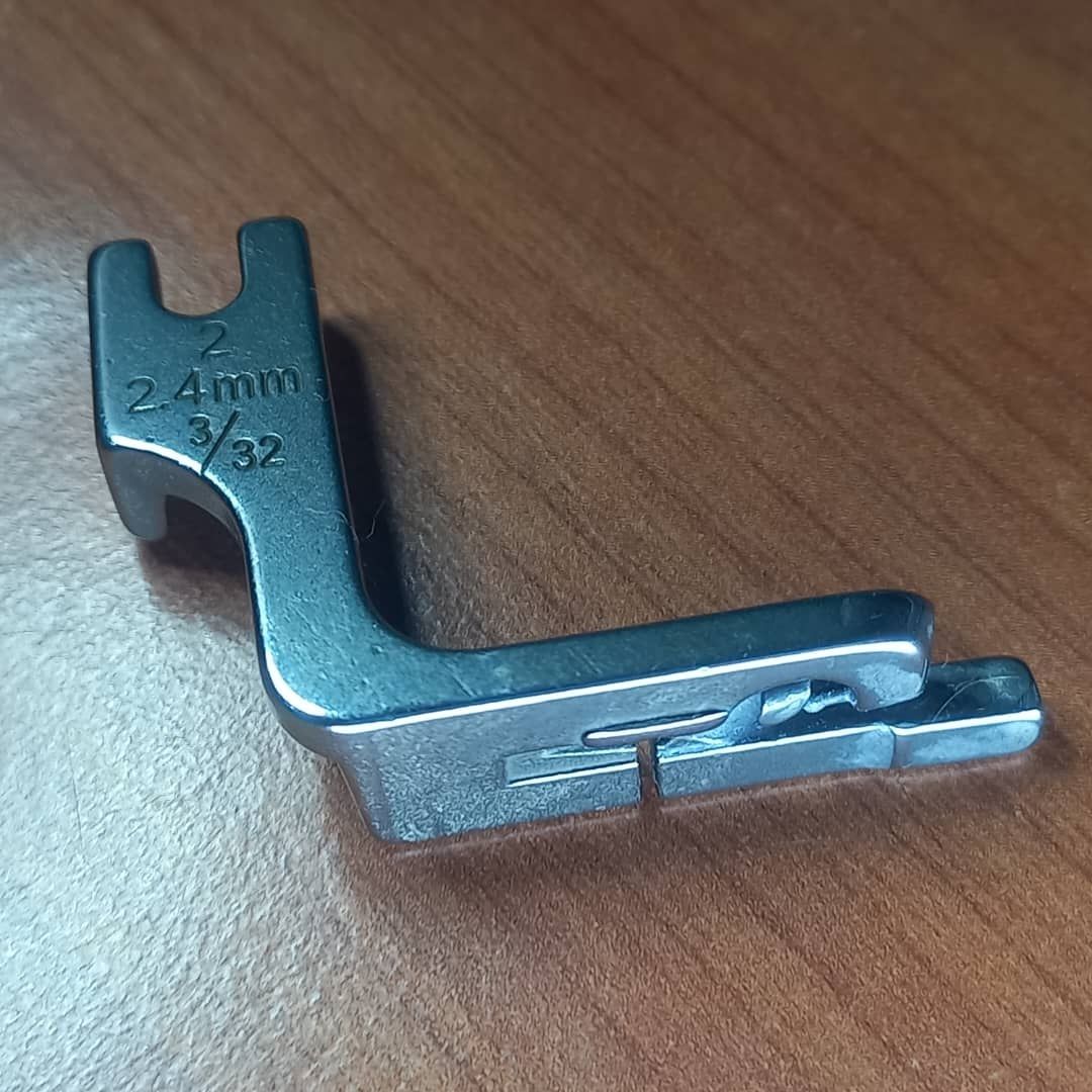 2.4mm Industrial Sewing Machine Rolled Hem Presser Foot