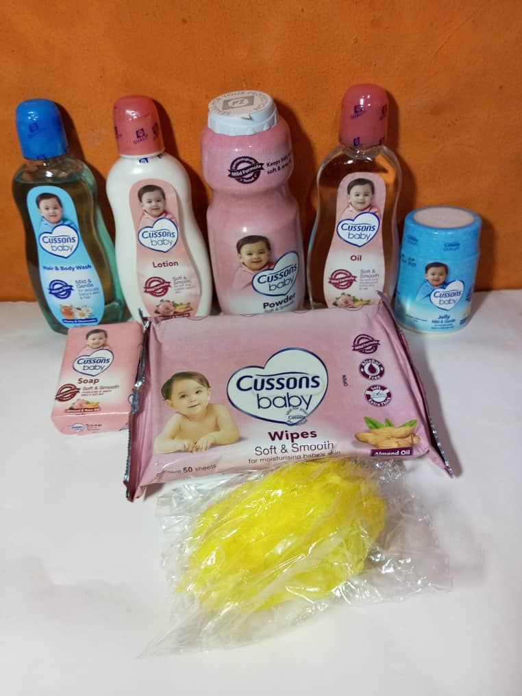 Medium Cussons Baby Mild & Gentle Bathing Gift Set(8 Pieces)