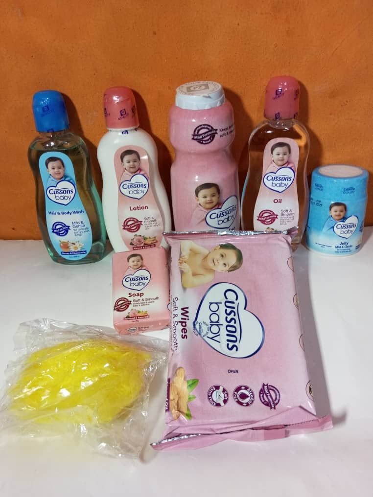 Medium Cussons Baby Mild & Gentle Bathing Gift Set(8 Pieces)