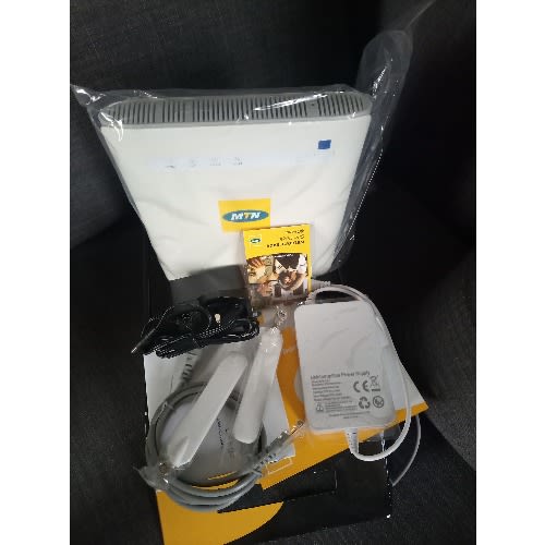 Hynetflex 4G LTE Router Router With 120GB Mtn Data And 4000mAh Mini UPS Battery Backup