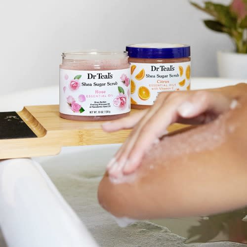 Dr Teal's - Shea Sugar Body Scrub - Citrus Essential Oils With Vitamin C - 538g
