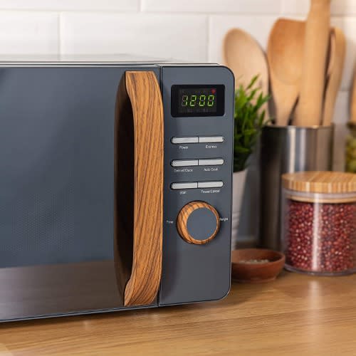 Digital Microwave With 5 Power Levels - Wood Effect Handle & Dials - Clock - 700W