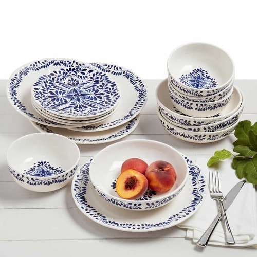 Tabletops Gallery 16-piece Carmine Dinnerware Set