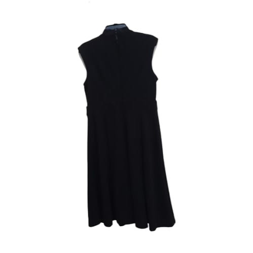 Fitted Short Dress With Buttoned Shoulder - Black