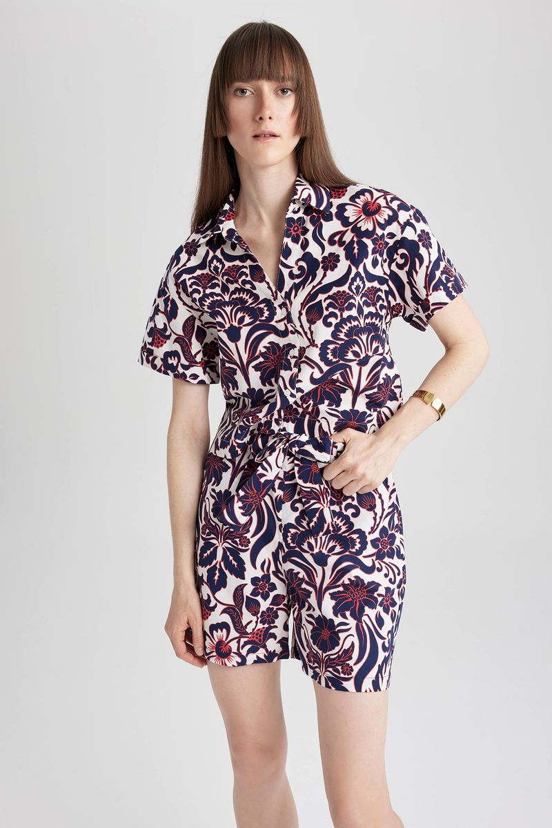 Woman Casual Cropped Fit Shirt Neck Woven Short Sleeve Shirt - Navy