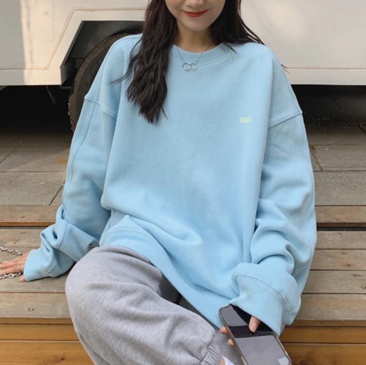 2023 Early Spring New Versatile Loose Fit Boyfriend Mie Cream Letter Sweater Simple Top Fashion