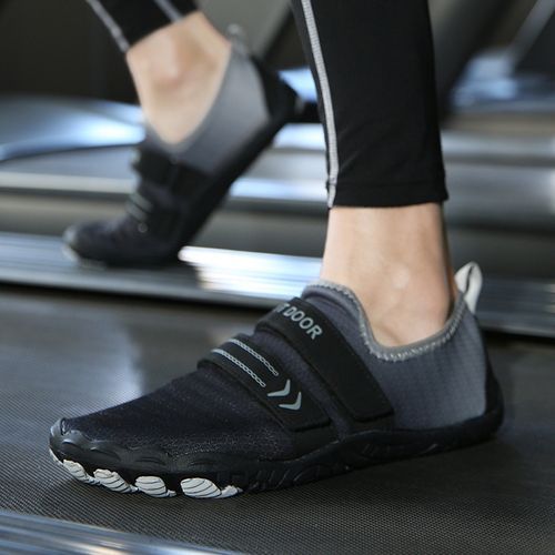 Unisex Five-finger Beach Water Shoes Men Big Size 36-46 Outdoor Quick-drying River Trekking Lovers Swimming Shoes Comfortable Fitness Shoes Black