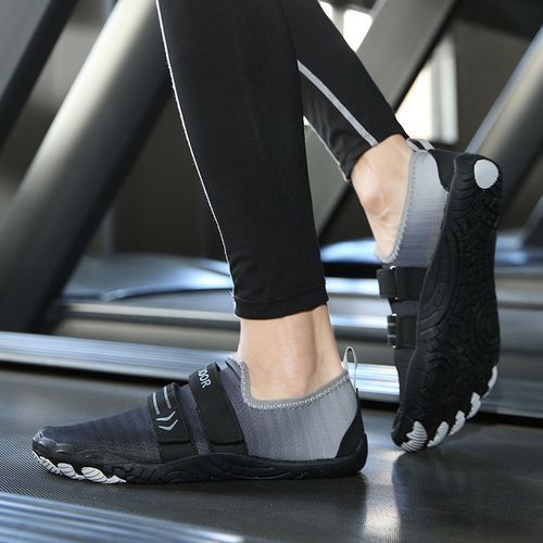 Unisex Five-finger Beach Water Shoes Men Big Size 36-46 Outdoor Quick-drying River Trekking Lovers Swimming Shoes Comfortable Fitness Shoes Black