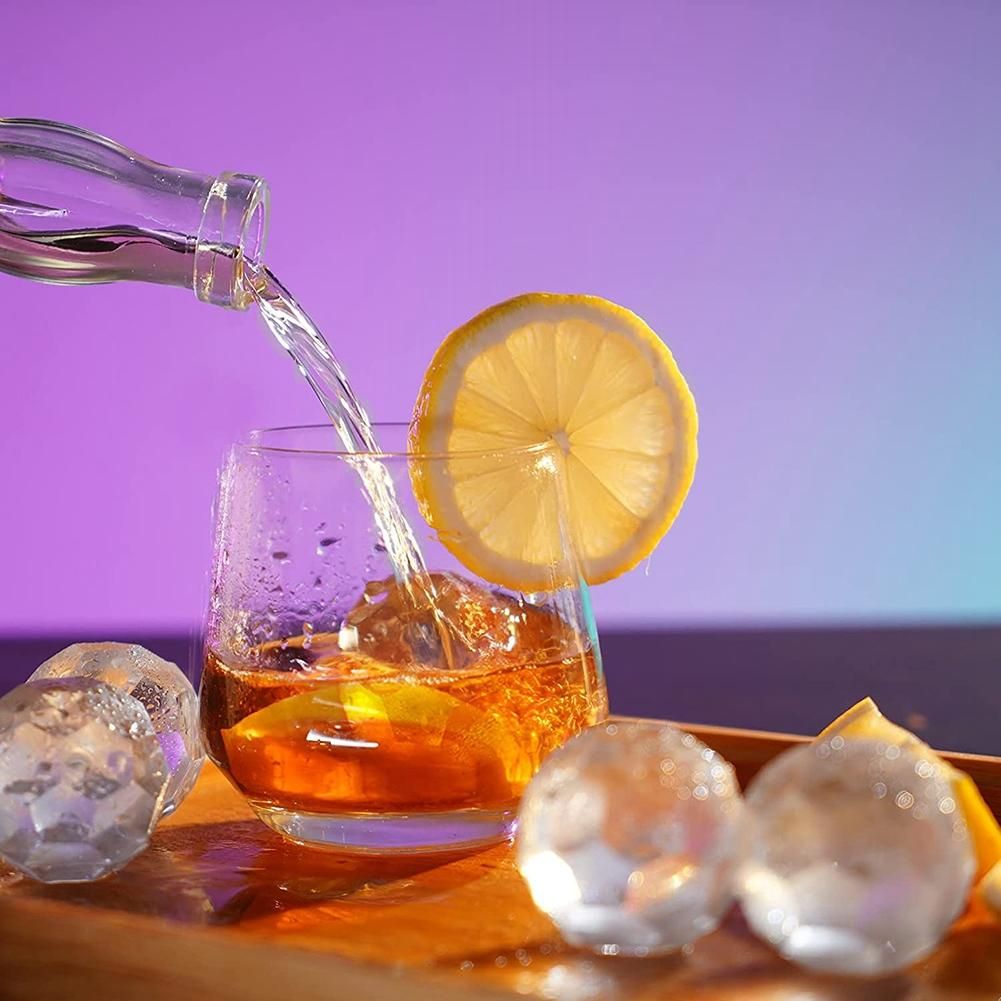 Ice-Cube Tray with Lid, New Football Ice Ball Maker, Easy to Release Sphere Ice-Cube Mould,6 Ice Footballs for Whiskey