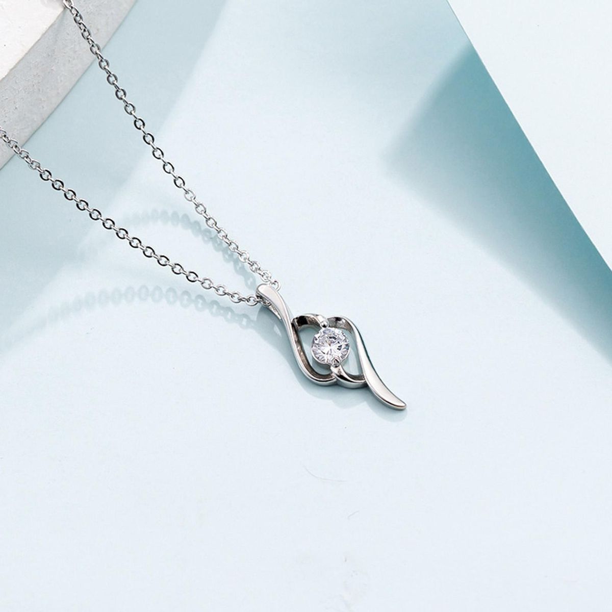 Simple Fashion Clavicle Chain Necklace Water-dropped Pendant Embedded Rhinestone Birthday Gift