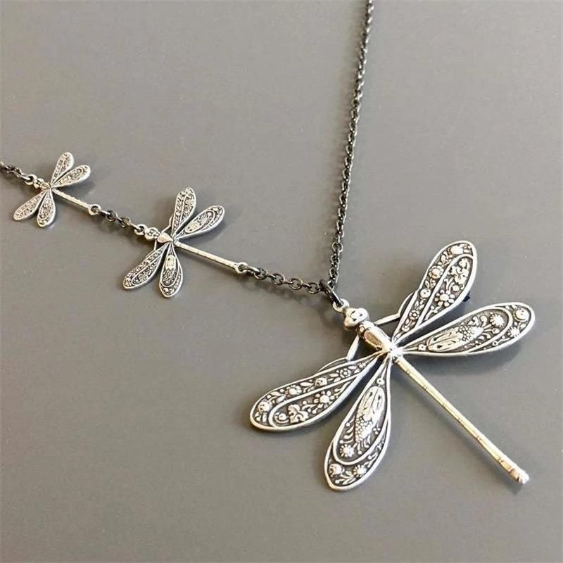 Creative Design Pattern Dragonfly Pendant Necklace Simple Individuality Retro Style Asymmetrical Design Necklace Lady Jewelry