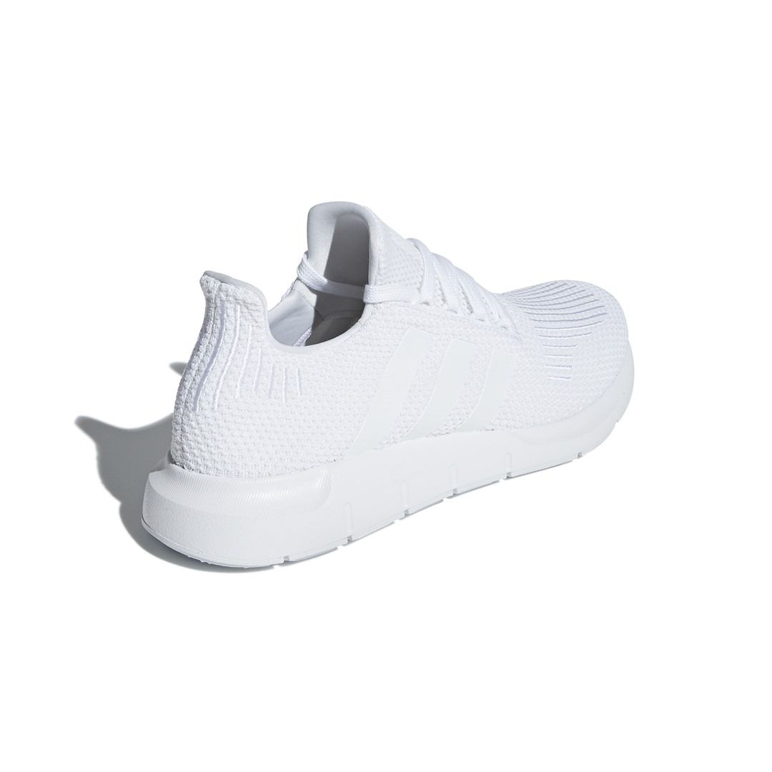Originals Sport Shoes Swift Run
