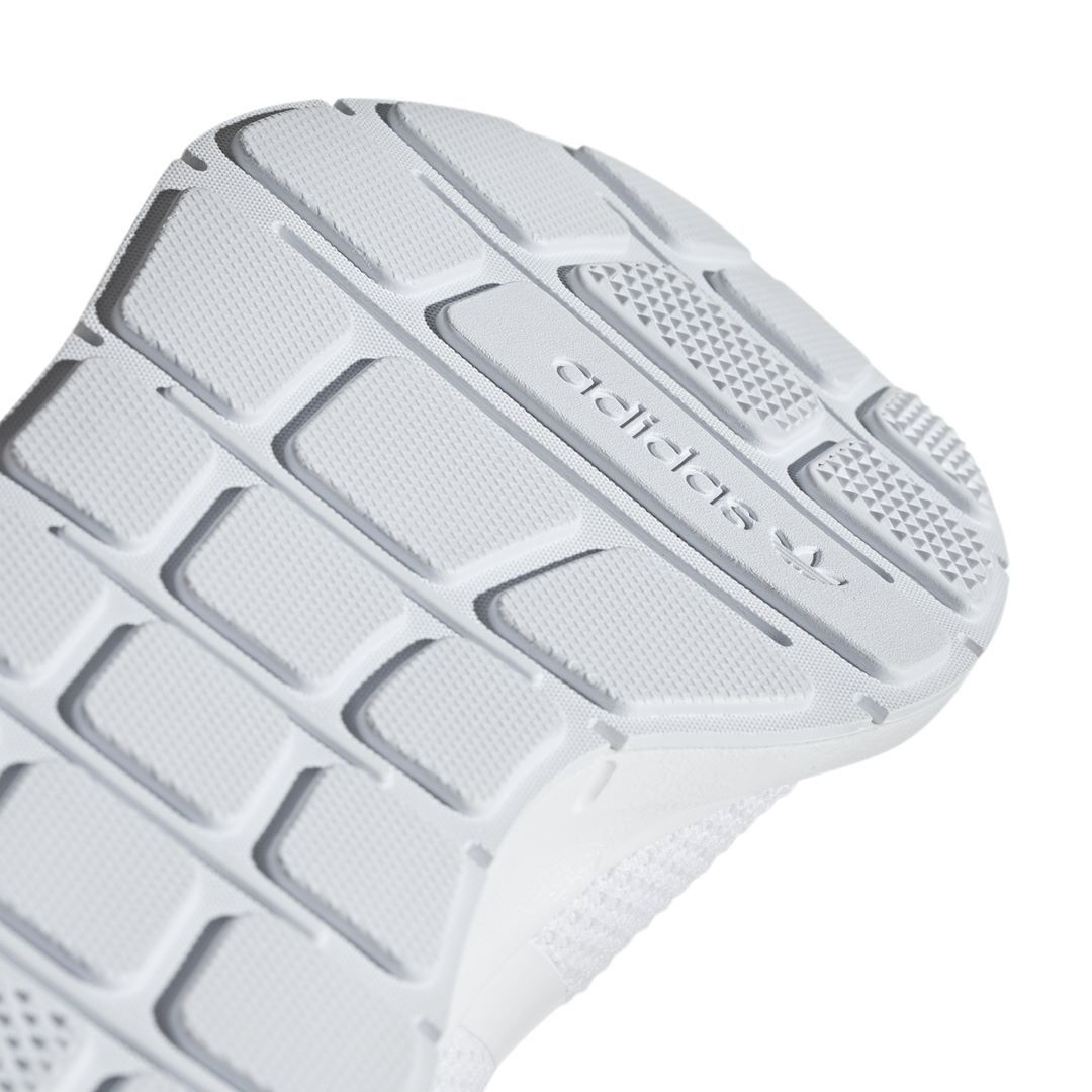 Originals Sport Shoes Swift Run