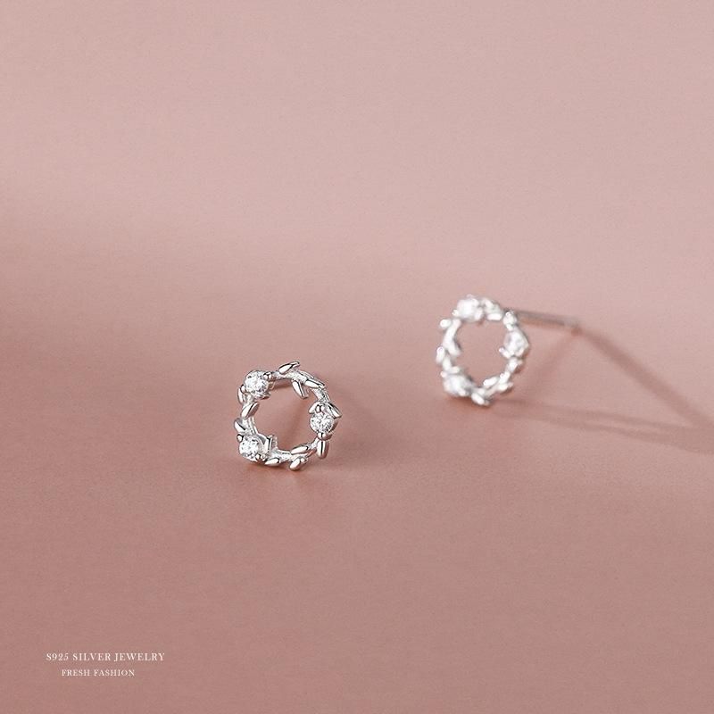 S925 Pure Silver Ear Studs for Female Ear Grooves, Small Design Sense, Fairy Style Earrings, Versatile Flowers and Diamonds, Light Luxury Earrings