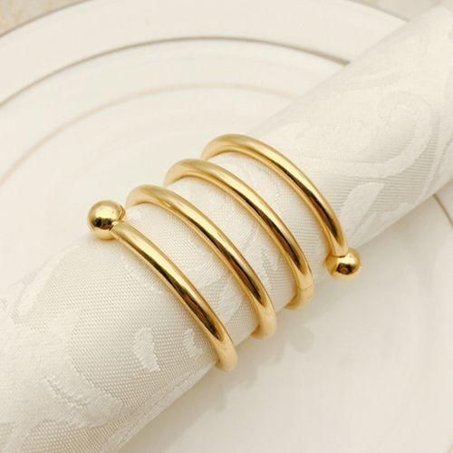 8-Piece Set Of Golden Napkins And Round Napkin