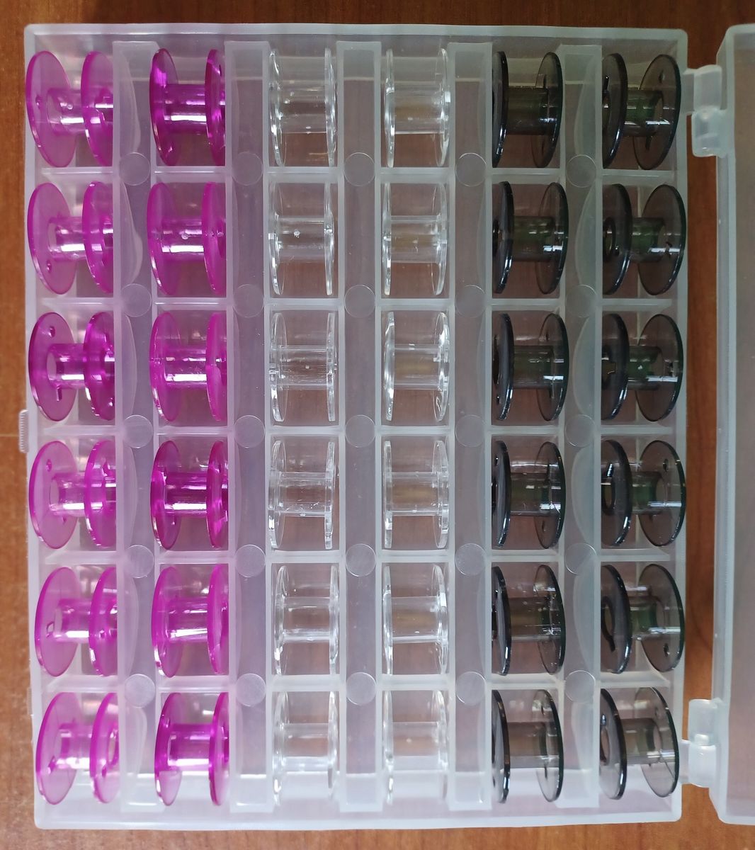 Bobbin Box With 36 Compartments And 36 Color Bobbins