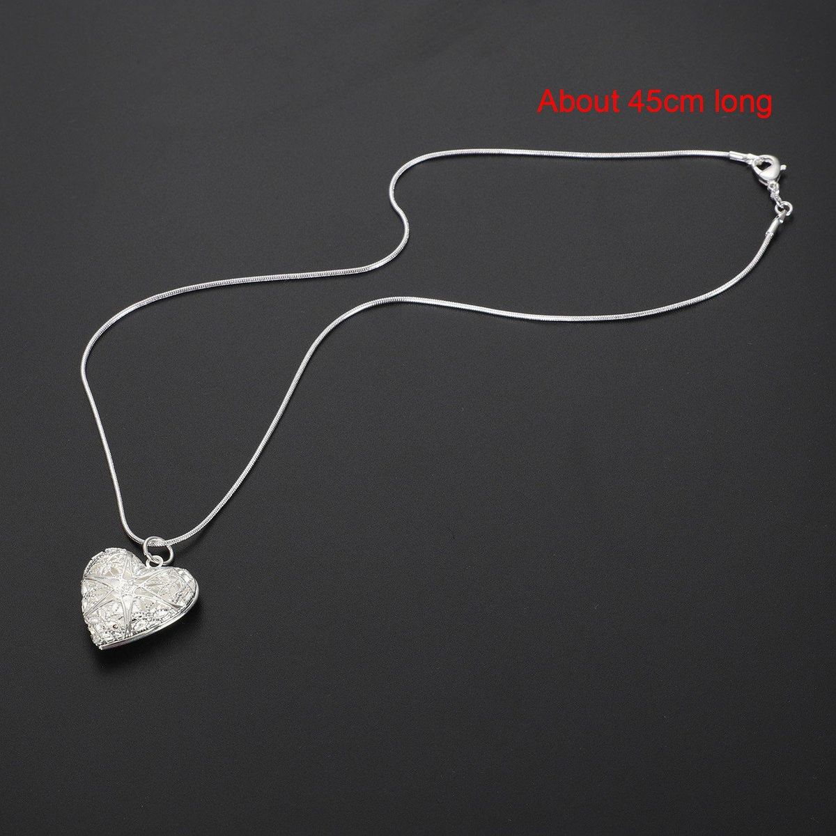 Fashion Woman Heart Hollow Neck Pendant Photo Holder