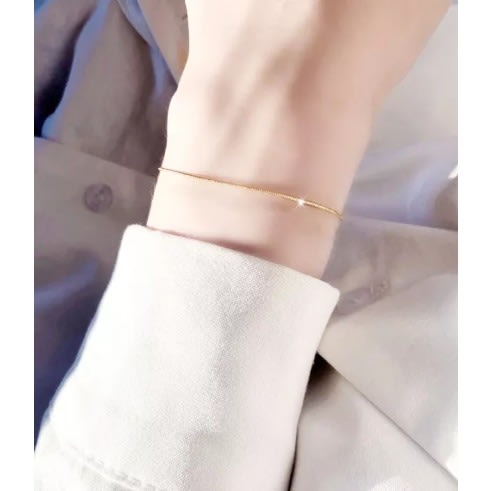 Tiny Unisex Snake Bone Bracelet - Gold
