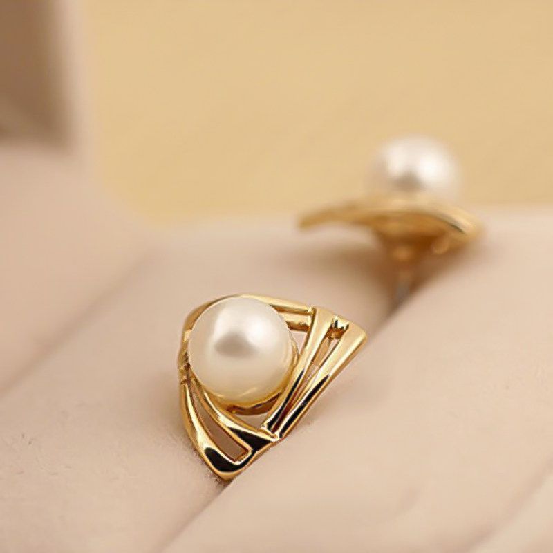 Women Faux Pearl Inlaid Double Triangle Crossover Ear-Golden