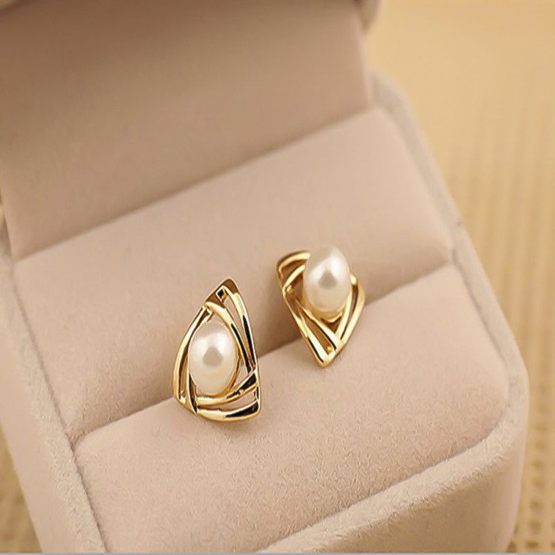 Women Faux Pearl Inlaid Double Triangle Crossover Ear-Golden