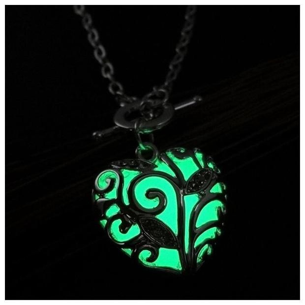 Emitting Women Glow In Dark Fluorescent Heart Pendant