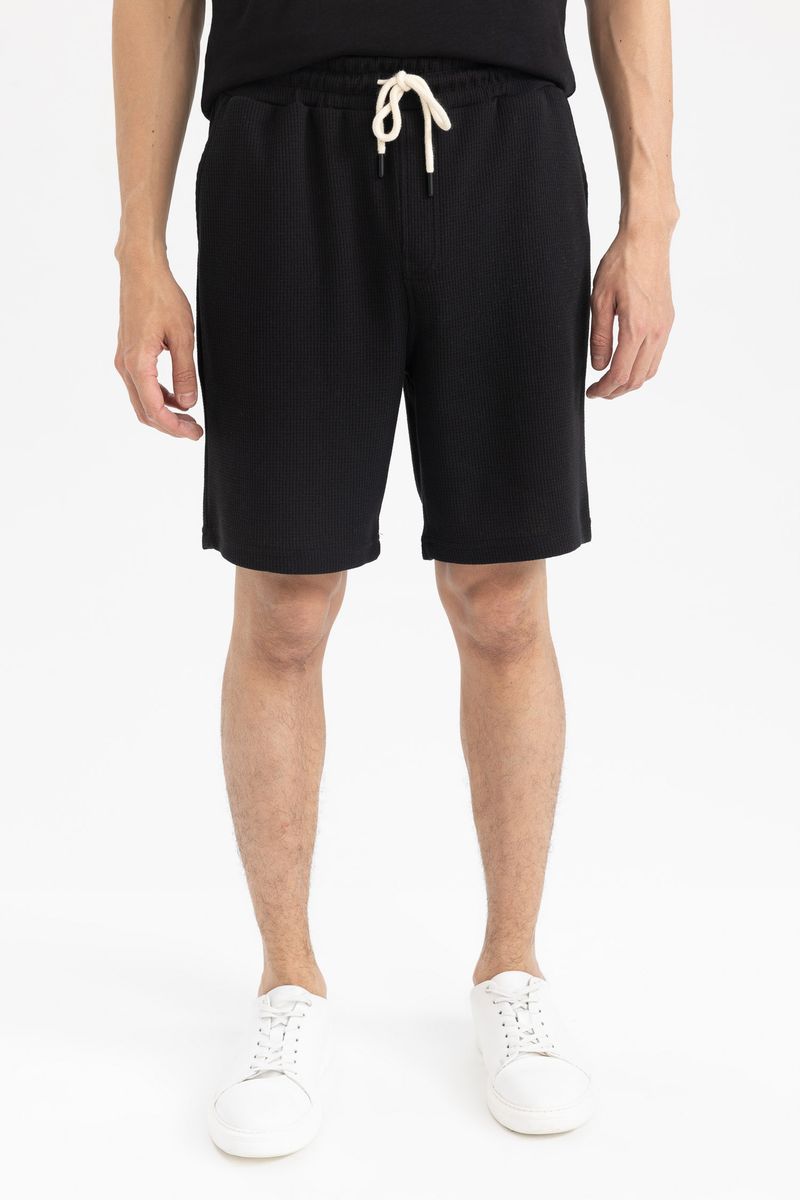 Man Slim Fit Knitted Knitted Short - Black