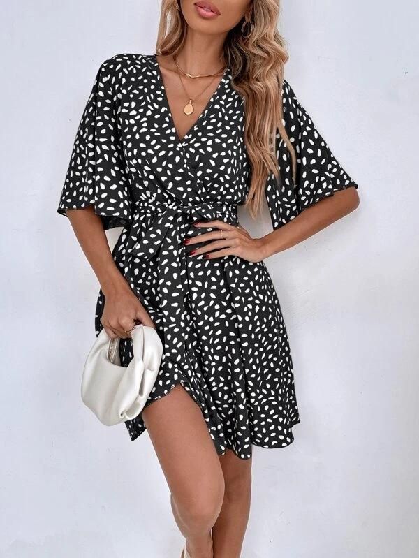 2022 Women's new V-neck short-sleeved waist versatile dress