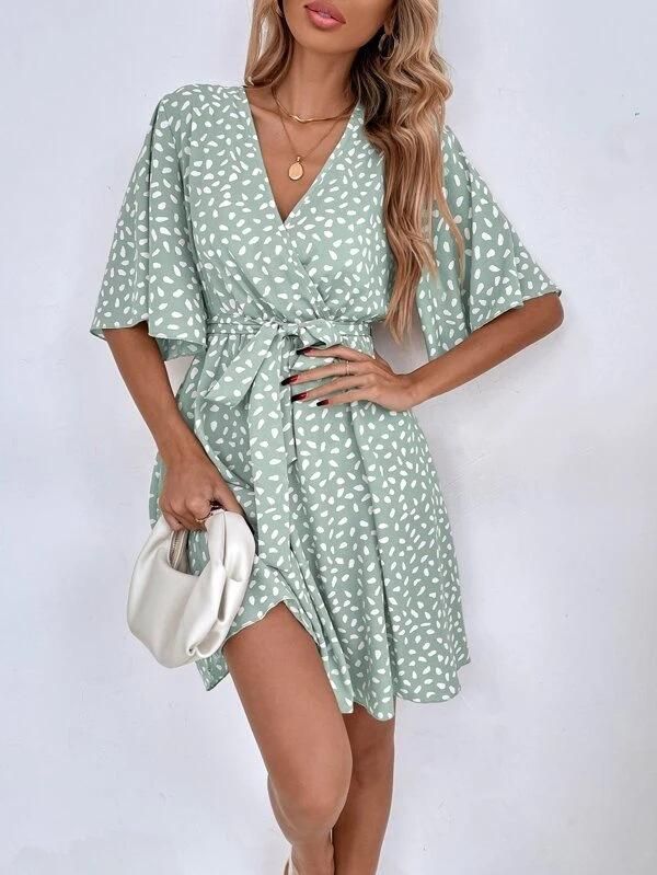 2022 Women's new V-neck short-sleeved waist versatile dress