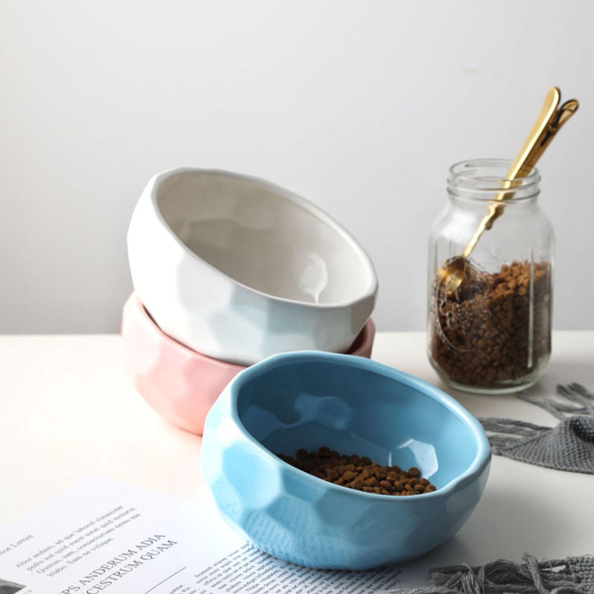 Pet bowl oblique mouth cat bowl food bowl dog bowl method bucket food bowl large capacity high oblique mouth bowl to protect the spine white Diamond oblique bowl + rack