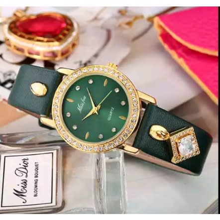 Women's Luxury Water Resistant Fashion Leather Watch - Green